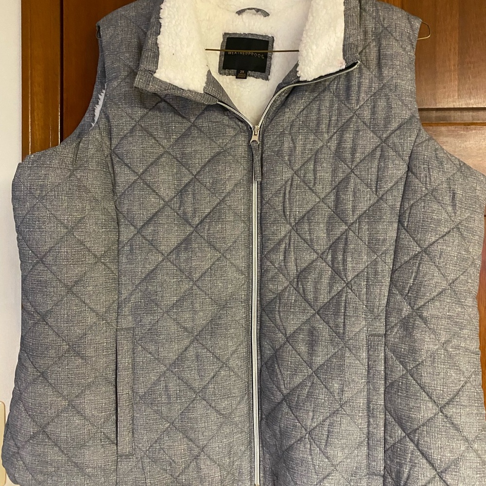 NWOT Gray Sherpa vest 2X